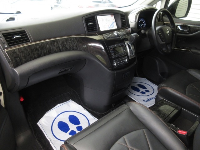 Nissan ELGRAND 2015 7168361-12