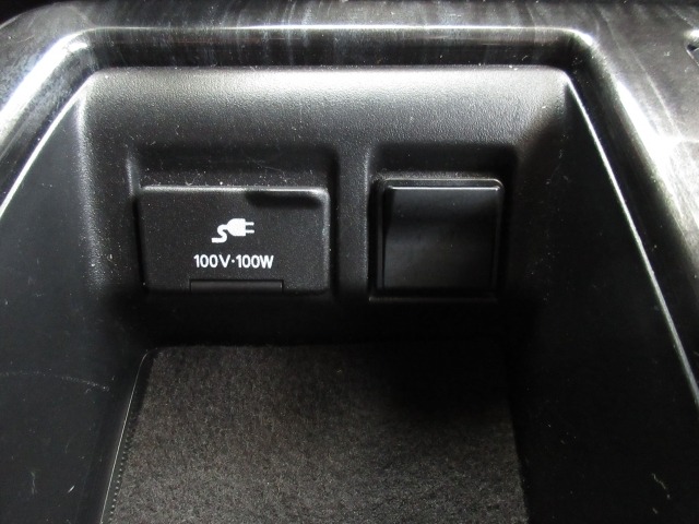 Nissan ELGRAND 2015 7168361-26