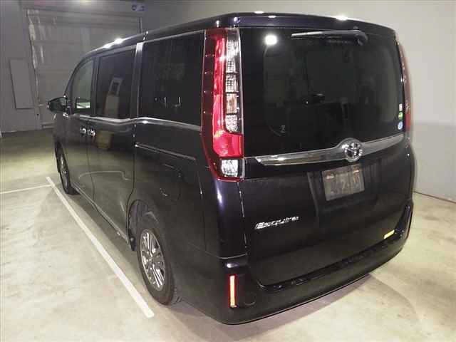 Toyota ESQUIRE 2017 7169756-4