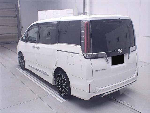 Toyota ESQUIRE 2018 7169816-1