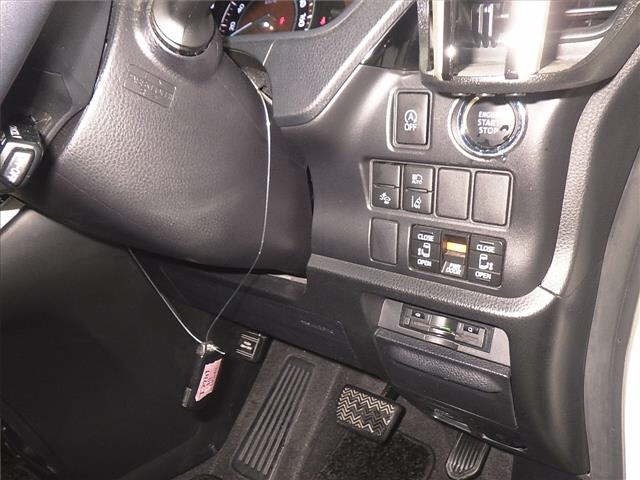Toyota ESQUIRE 2018 7169816-9