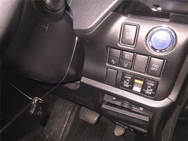 Toyota ESQUIRE 2018 7169908-9