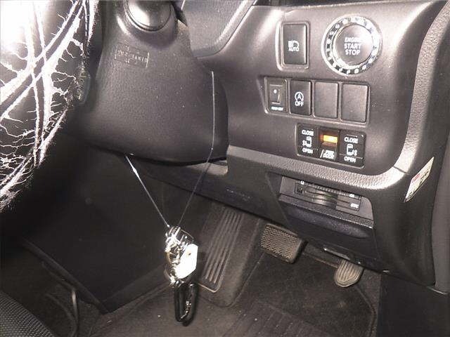 Toyota ESQUIRE 2015 7169950-8