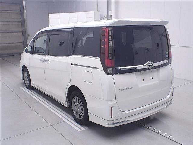 Toyota ESQUIRE 2015 7169974-1