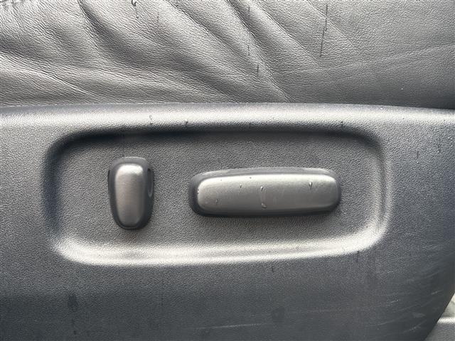 Toyota ESTIMA 2015 7172518-19