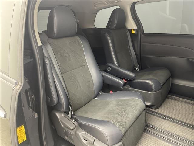 Toyota ESTIMA 2013 7172519-20
