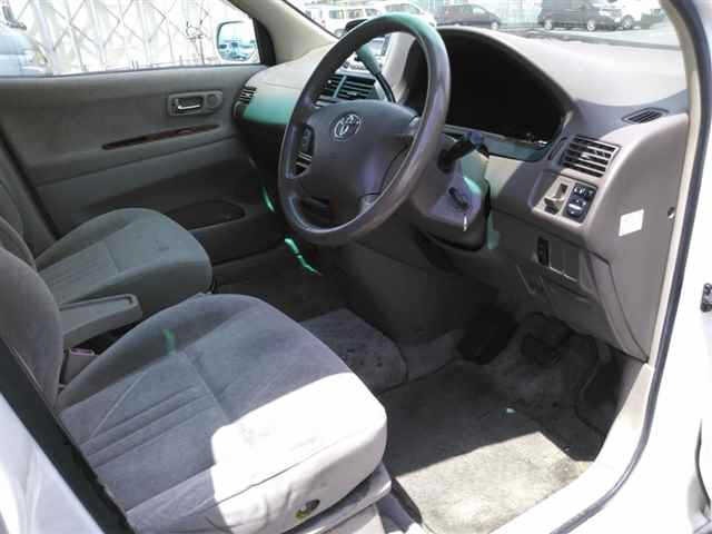 Toyota GAIA 2003 7183070-3