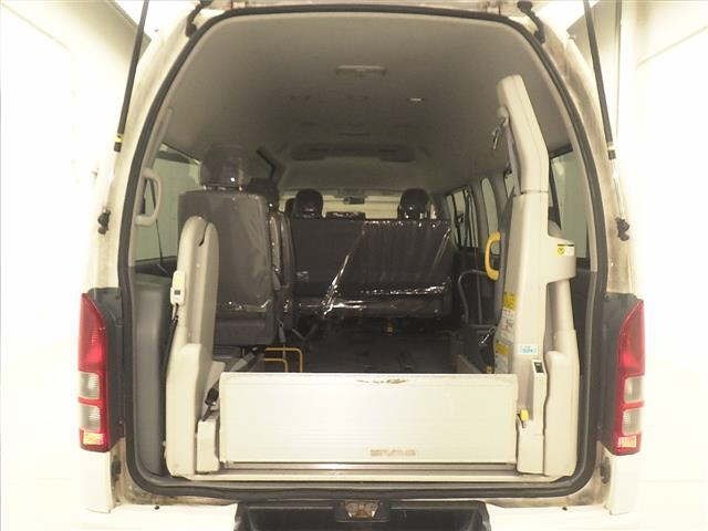 Toyota HIACE COMMUTER 2010 7165464-7