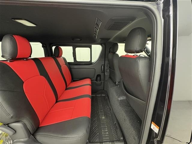 Toyota HIACE VAN 2022 7172086-11
