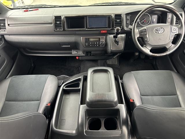 Toyota HIACE VAN 2022 7172097-15