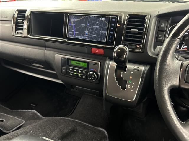 Toyota HIACE VAN 2022 7172097-6