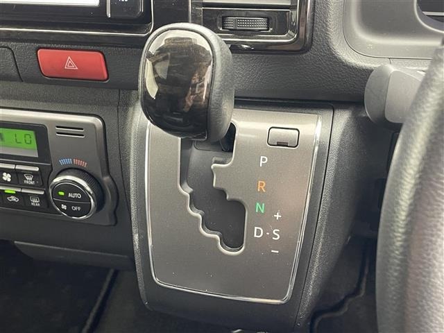 Toyota HIACE VAN 2020 7172098-13