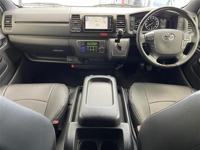Toyota HIACE VAN 2020 7172098-16