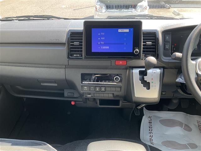Toyota HIACE VAN 2026 7172101-12