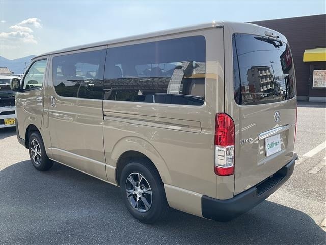 Toyota HIACE VAN 2026 7172101-13