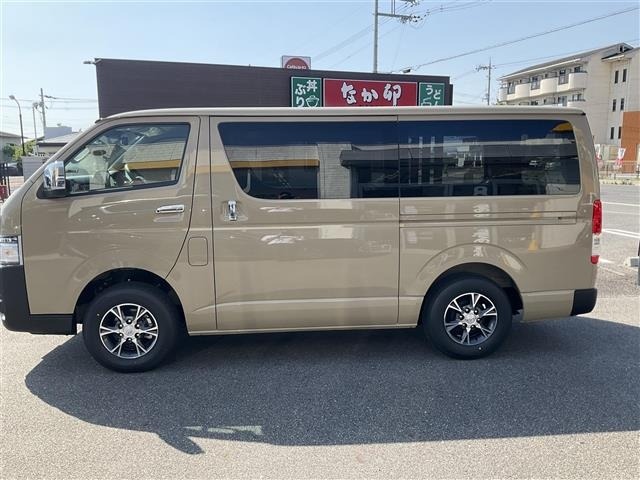 Toyota HIACE VAN 2026 7172101-18