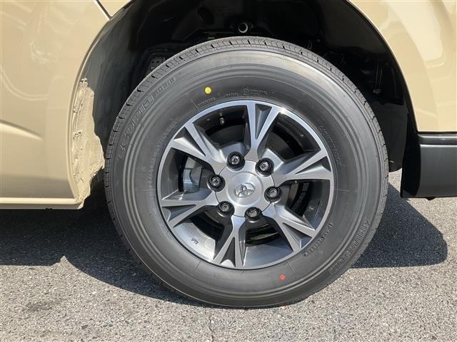 Toyota HIACE VAN 2026 7172101-9