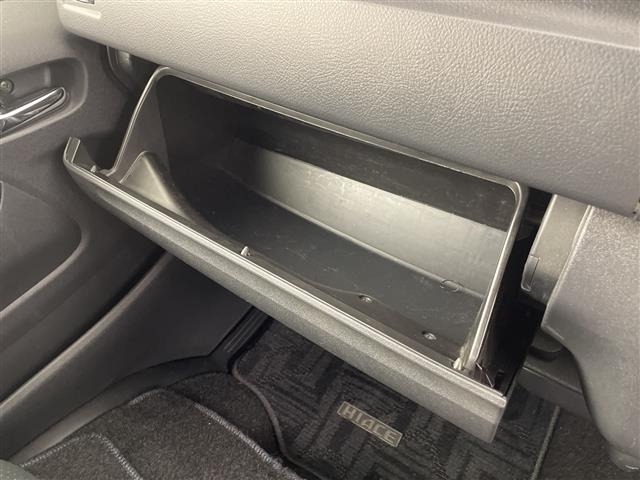 Toyota HIACE VAN 2023 7172110-4