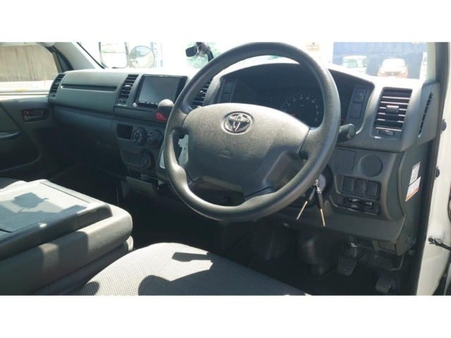 Toyota HIACE VAN 2016 7172165-9