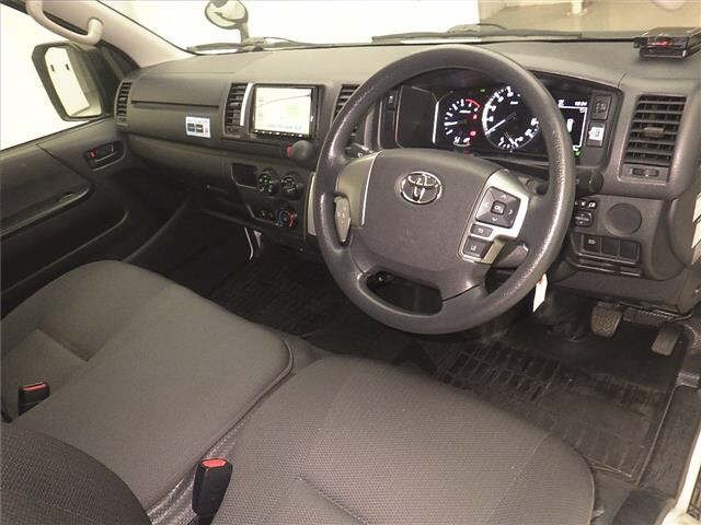 Toyota HIACE VAN 2022 7173043-3