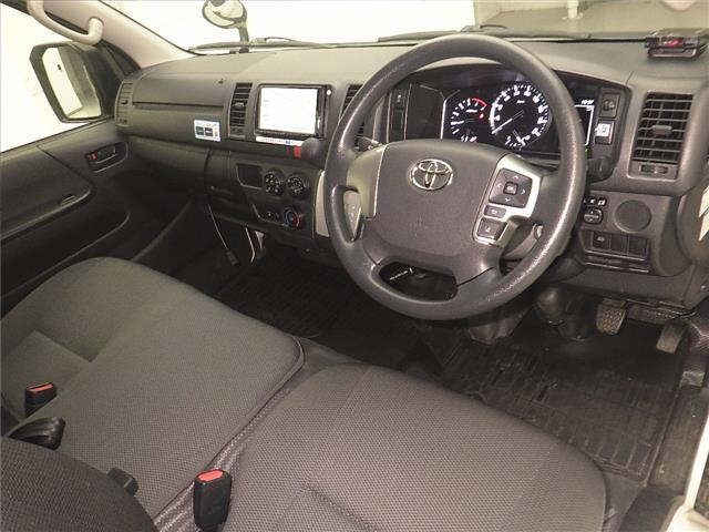 Toyota HIACE VAN 2022 7173050-3