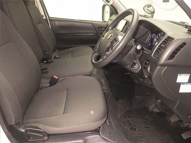 Toyota HIACE VAN 2022 7173050-5