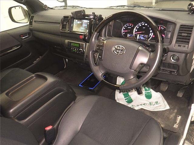 Toyota HIACE VAN 2020 7173073-3