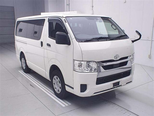 Toyota HIACE VAN 2021 7173102-0