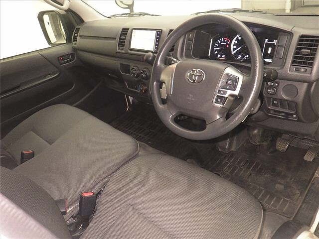 Toyota HIACE VAN 2021 7173102-3