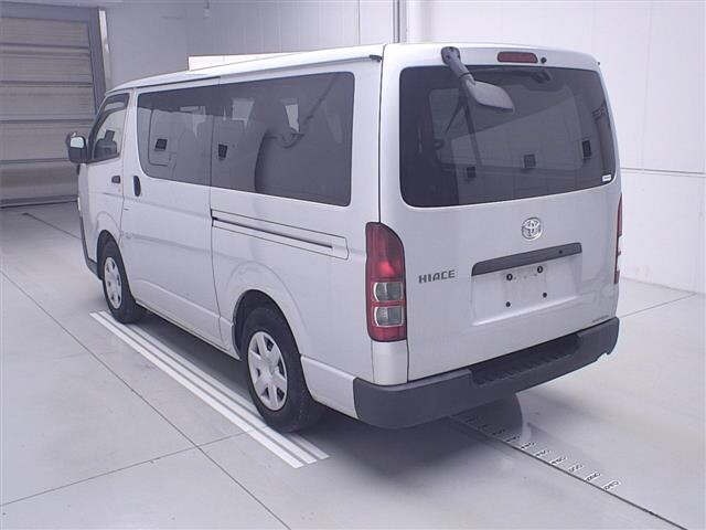 Toyota HIACE VAN 2021 7173103-1