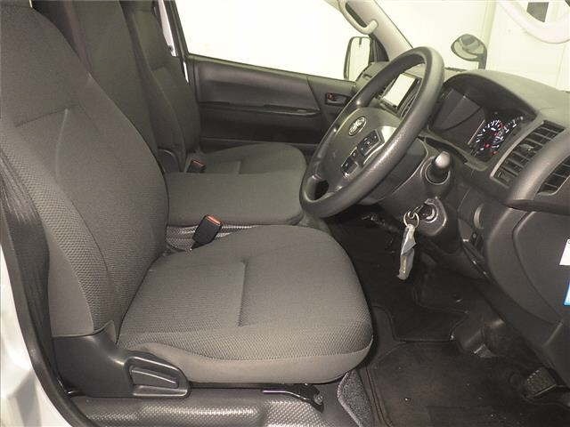 Toyota HIACE VAN 2021 7173103-5