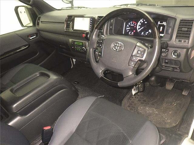 Toyota HIACE VAN 2021 7173120-3