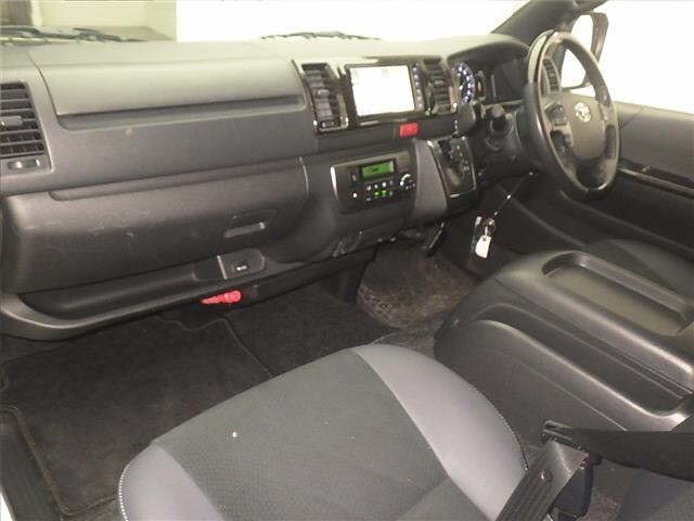 Toyota HIACE VAN 2021 7173120-4