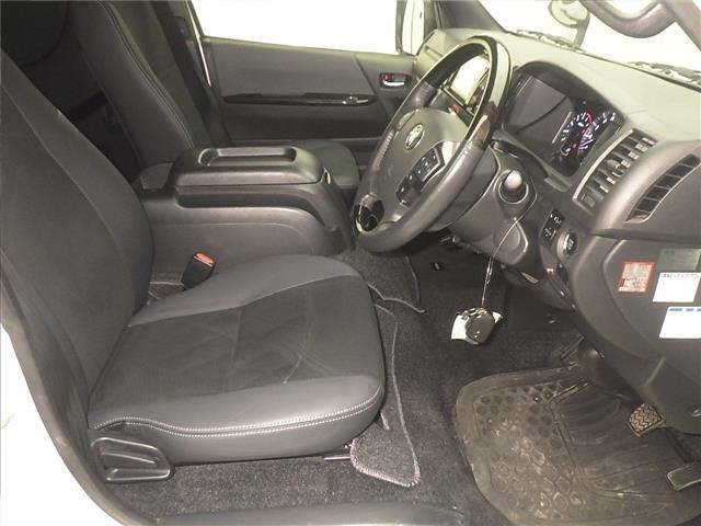 Toyota HIACE VAN 2021 7173120-5