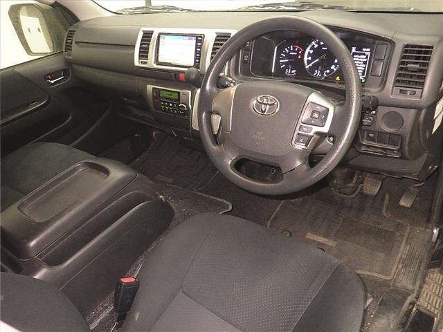 Toyota HIACE VAN 2021 7173158-3