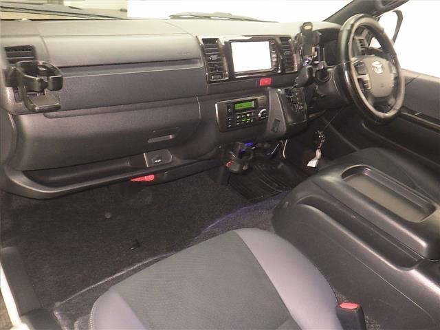 Toyota HIACE VAN 2021 7173172-4