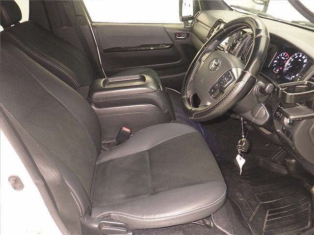 Toyota HIACE VAN 2021 7173172-5