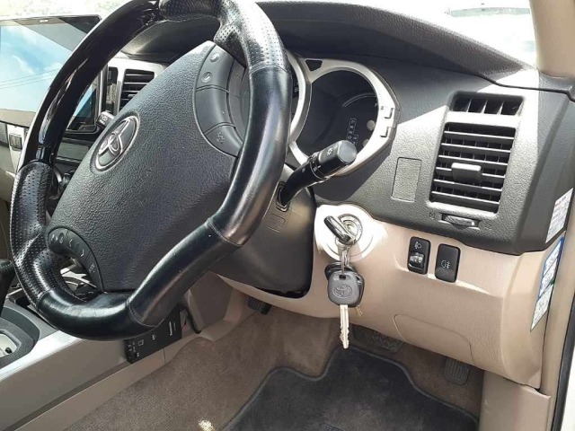 Toyota HILUX SURF 2005 7179878-9