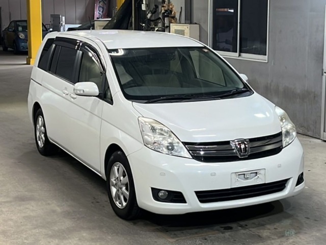 Toyota ISIS 2013 7177240-4