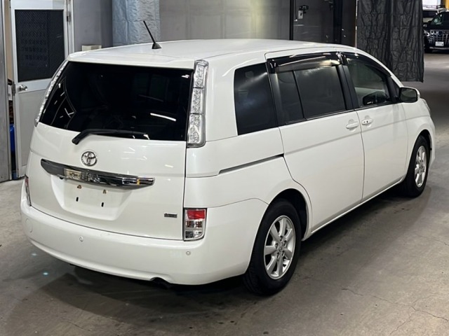 Toyota ISIS 2013 7177240-5