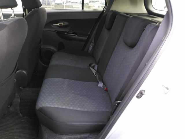 Toyota IST 2008 7182586-9