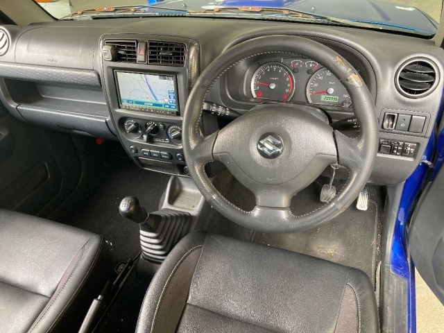 Suzuki JIMNY 2011 7183607-3