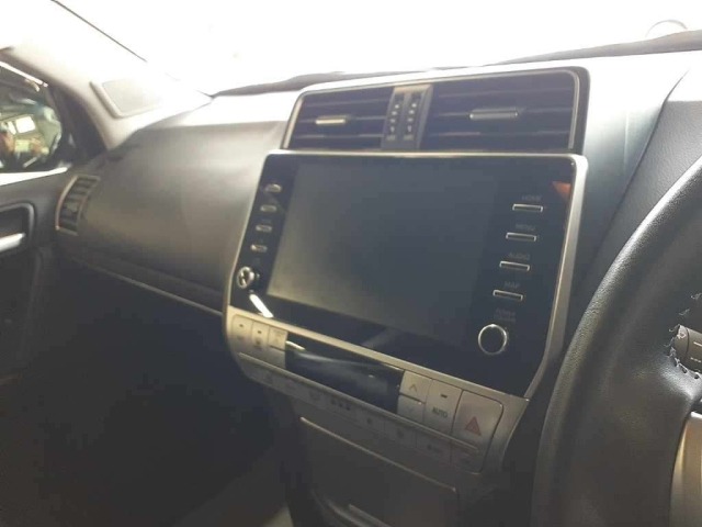 Toyota LAND CRUISER PRADO 2023 7166184-12