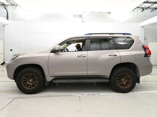 Toyota LAND CRUISER PRADO 2017 7166192-4