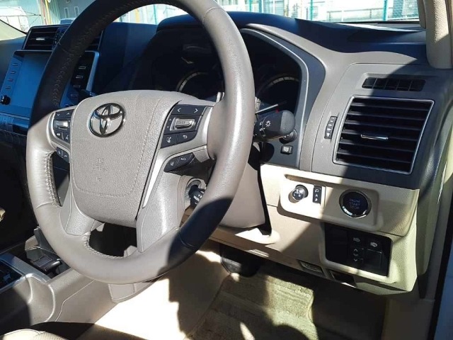 Toyota LAND CRUISER PRADO 2023 7166203-7