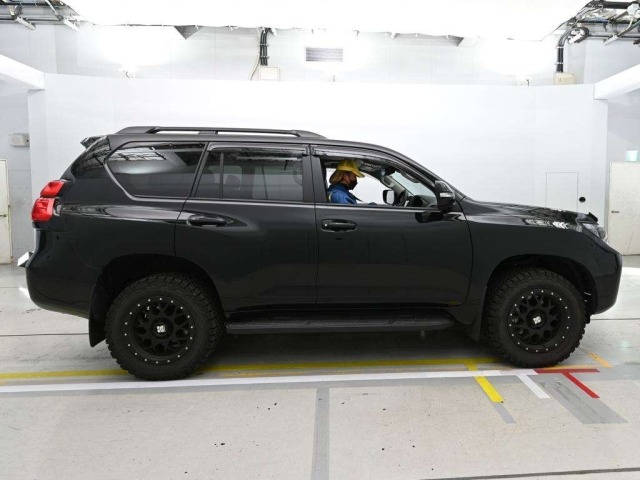 Toyota LAND CRUISER PRADO 2023 7166204-3