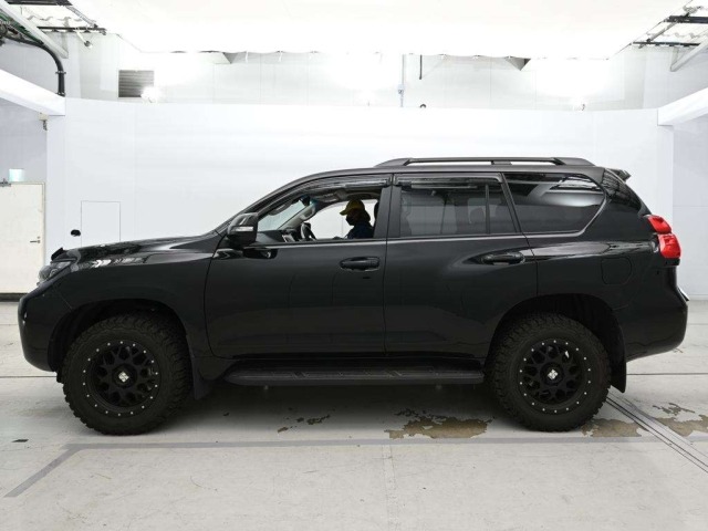 Toyota LAND CRUISER PRADO 2023 7166204-4