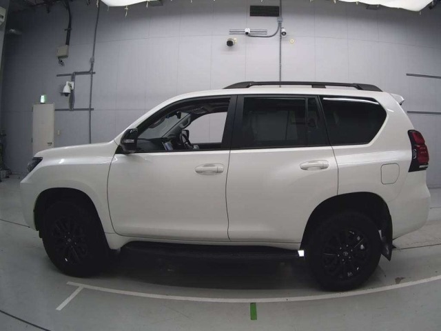 Toyota LAND CRUISER PRADO 2022 7166208-4