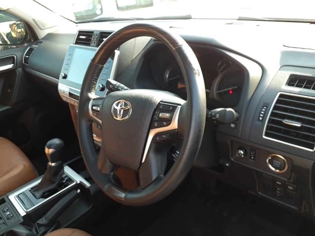 Toyota LAND CRUISER PRADO 2022 7166208-7