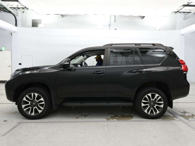 Toyota LAND CRUISER PRADO 2022 7166210-4
